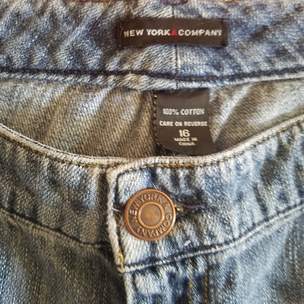 New York& Company Distressed Blue Jeans